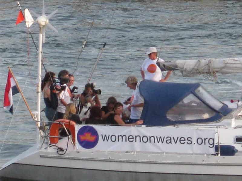 women on waves organizacion en favor del aborto